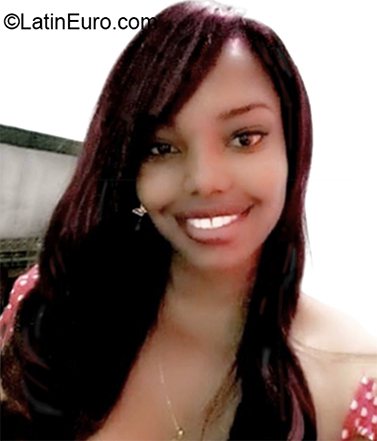 Date this gorgeous Colombia girl Luz Mar from Cali CO27845