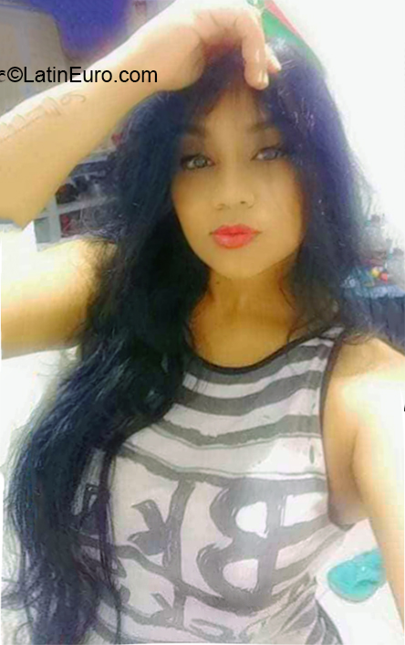 Date this delightful Colombia girl Yuleinis from Cali CO27875