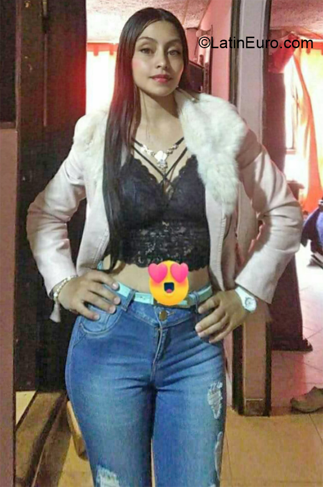 Date this cute Colombia girl Geraldin from Bogota CO27989