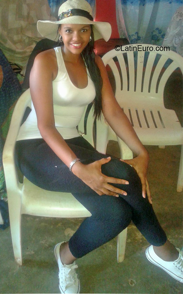 Date this attractive Venezuela girl Gradivis from Caracas VE3343