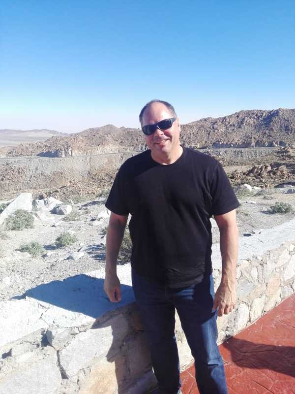 Date this tall United States man Rikski from Oceanside US20869