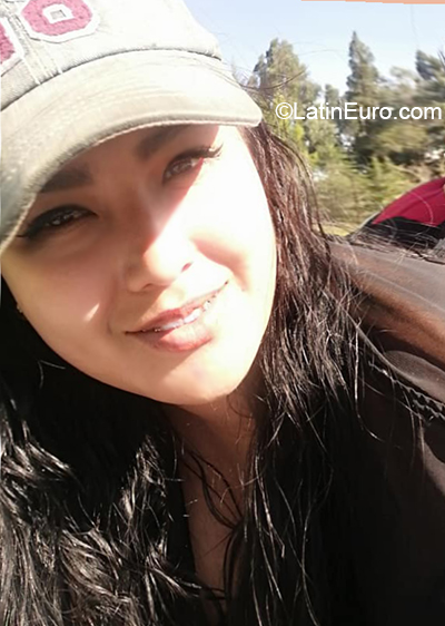 Date this voluptuous Colombia girl Carolina from Bogota CO28028