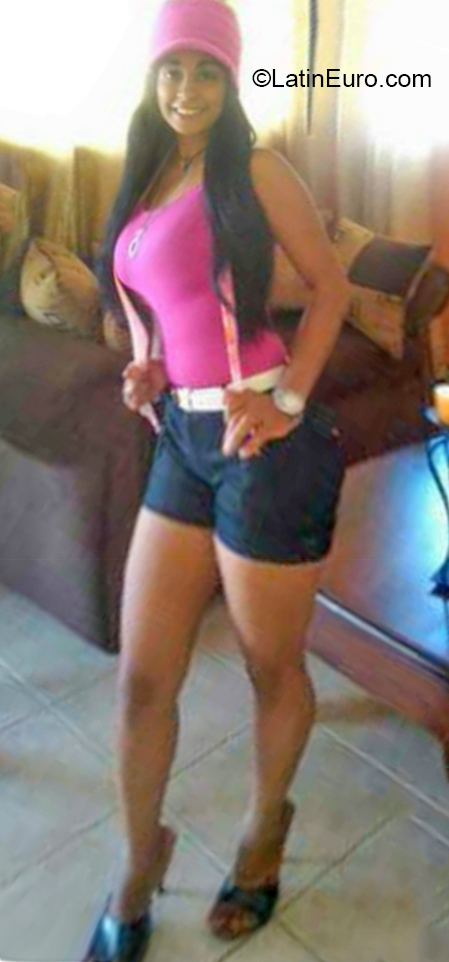Date this fun Dominican Republic girl Yudelka from Santiago DO38481