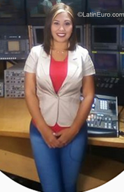 Date this voluptuous Venezuela girl Ariana from Porlamar VE3354