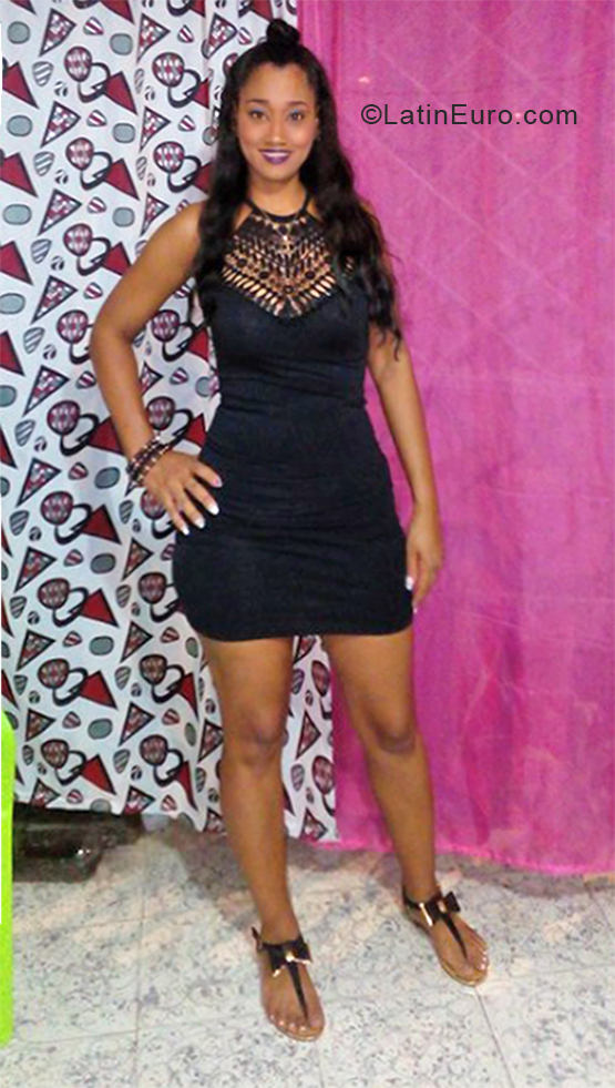 Date this pretty Colombia girl Lady yohanna from Cali CO28084