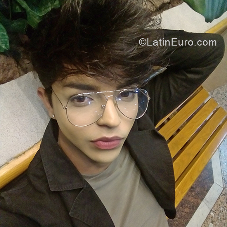 Date this passionate Mexico man Mauricio from AGUASCALIENTES MX1983