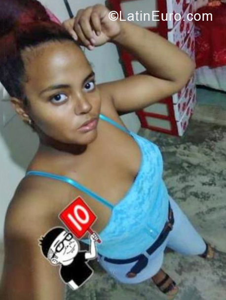 Date this sultry Dominican Republic girl Delvania from Bonao DO38504
