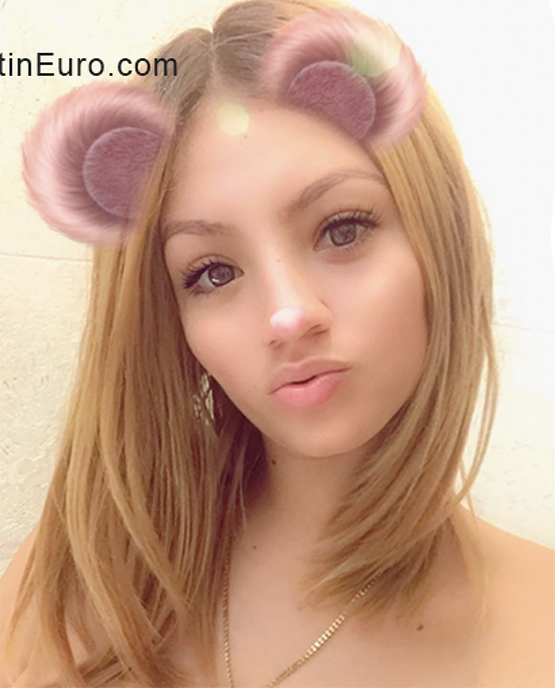 Date this lovely Dominican Republic girl Jatnia from Santo Domingo DO38508