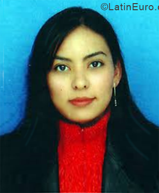 Date this foxy Colombia girl Pamela from Cali CO29912