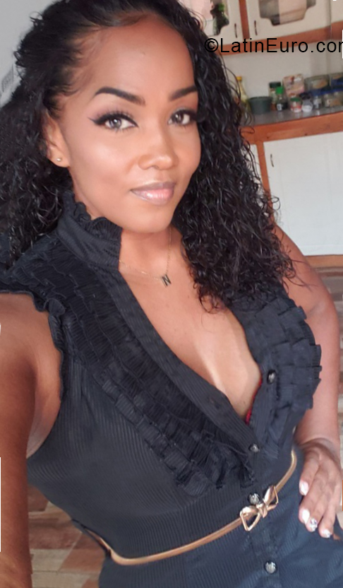 Date this hot Costa Rica girl Nancy from Limon CR412