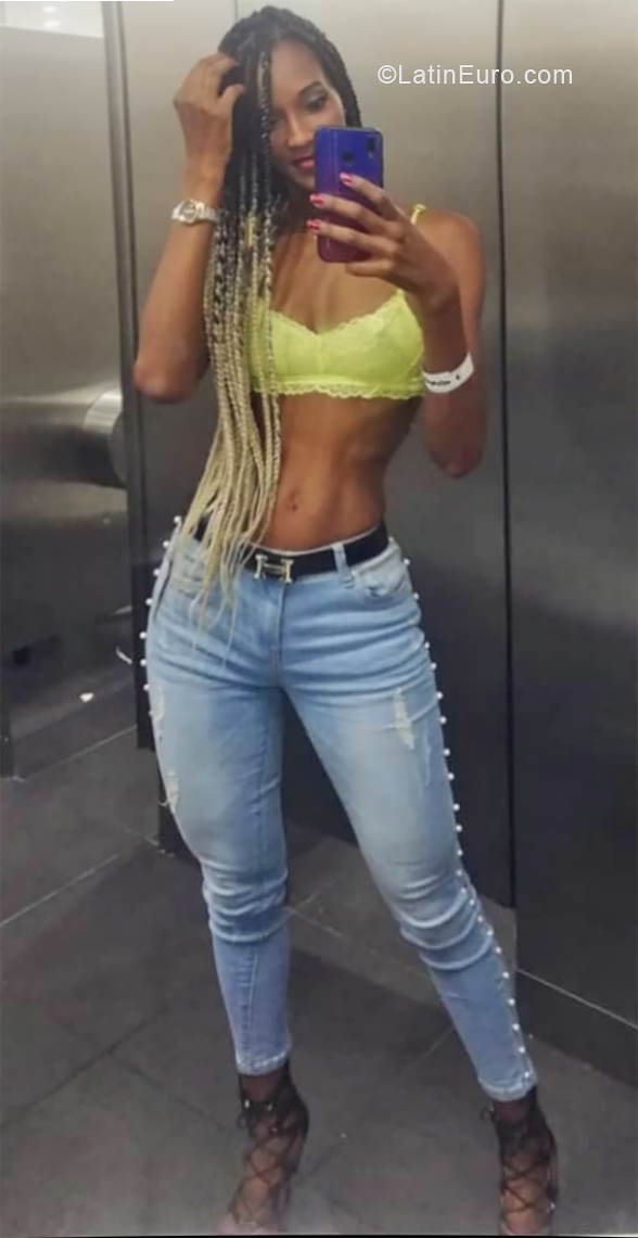 Date this passionate Colombia girl Vane from Bogota CO28182