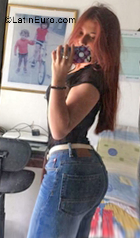 Date this charming Colombia girl Laura from Manizales CO28195