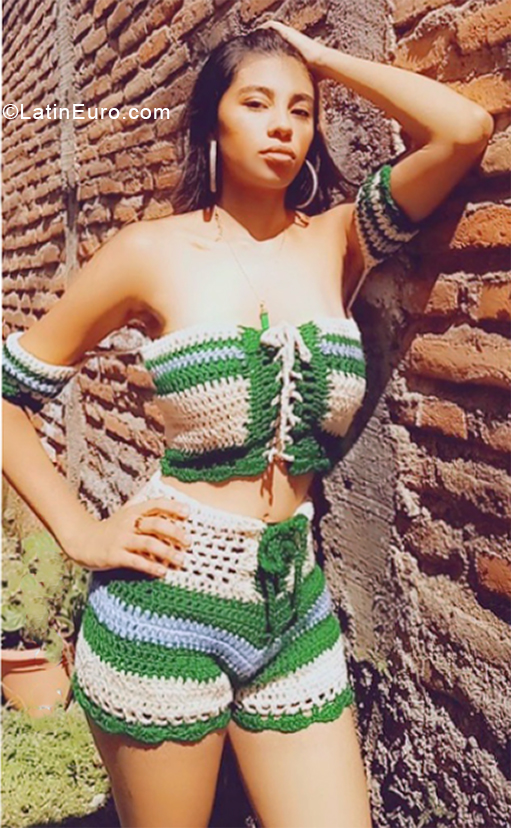 Date this attractive Honduras girl Evelin from Tegucigalpa HN2826