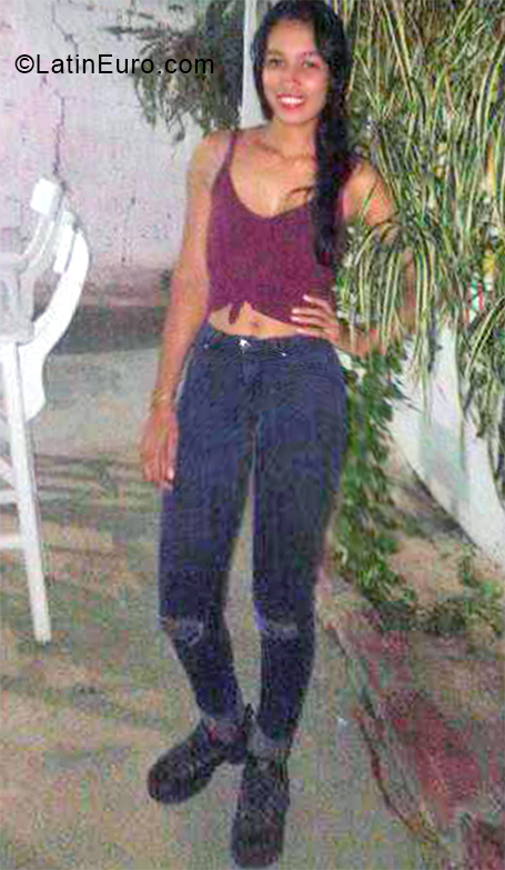 Date this young Colombia girl Maria from Medellin CO28242