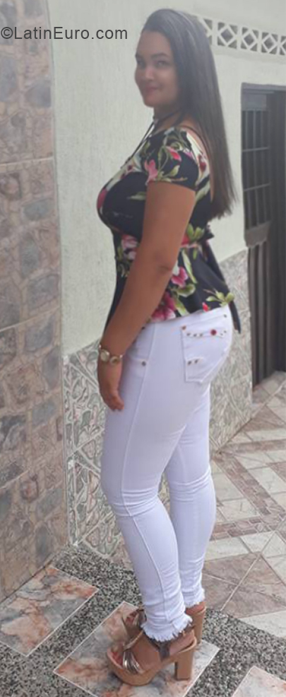 Date this pretty Colombia girl Flor from Cartago CO28259
