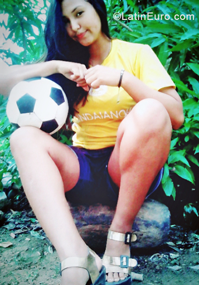 Date this charming Venezuela girl Michelle from Puerto de la Cruz VE3393