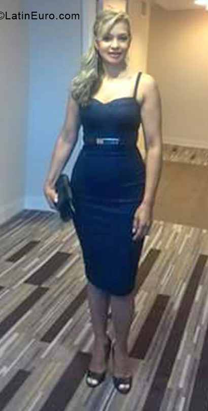 Date this cute Colombia girl Maria from Bogota CO28266