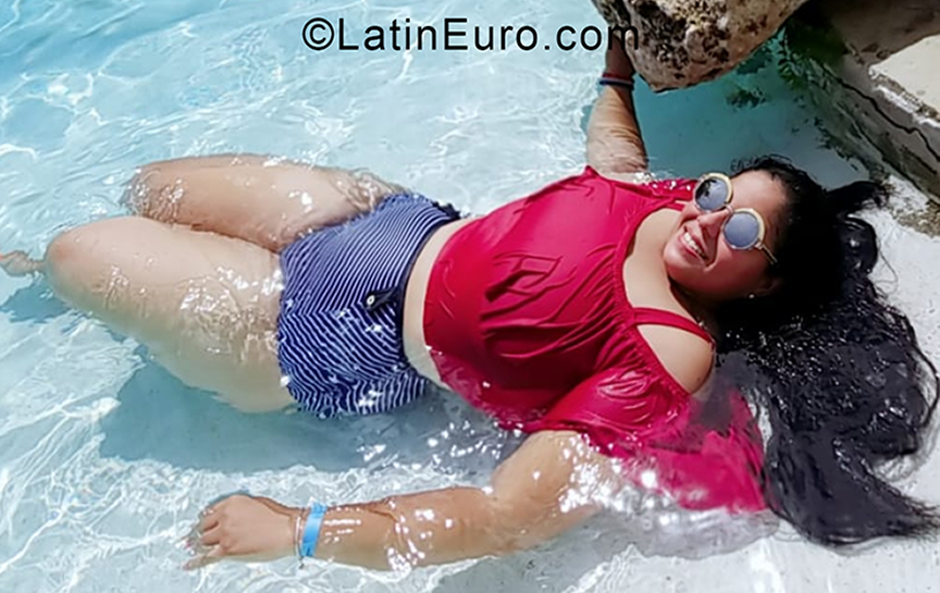 Date this young Dominican Republic girl Penelope from Santiago DO38603