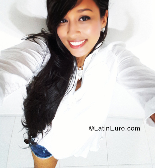 Date this passionate Colombia girl Hilda from Barranquilla CO28313
