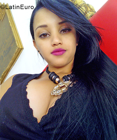Date this voluptuous Dominican Republic girl Alana from Santo Domingo DO38641