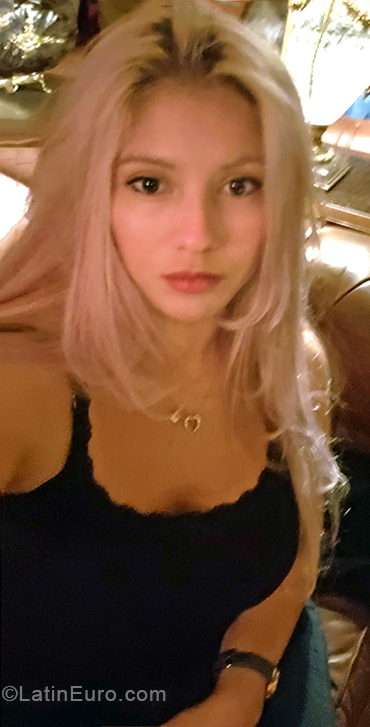 Date this sensual Argentina girl Julieta from Buenos Aires AR505