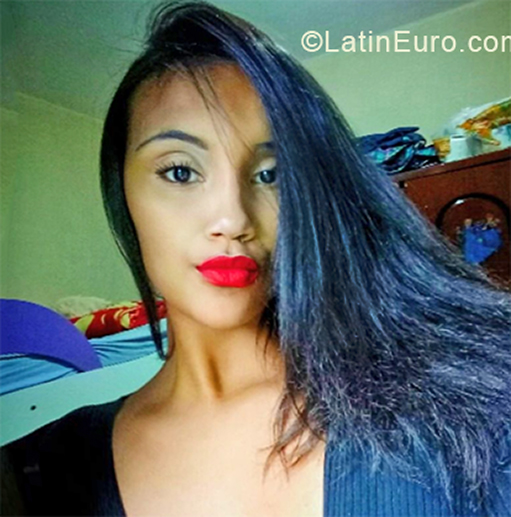 Date this delightful Brazil girl Bianca from Rio de Janeiro BR11225