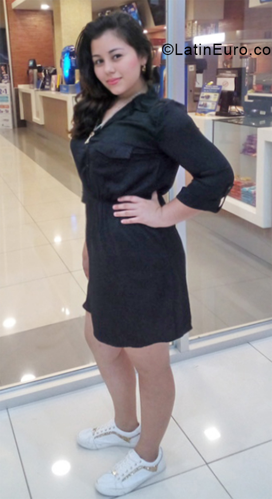 Date this tall Honduras girl Kristel from Cortes HN2835