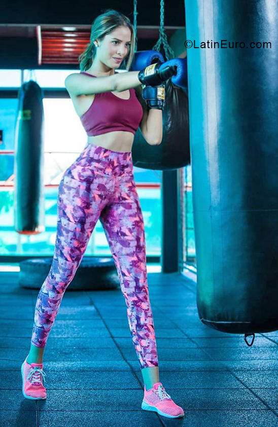 Date this cute Colombia girl Valentina from Bogotá CO28389