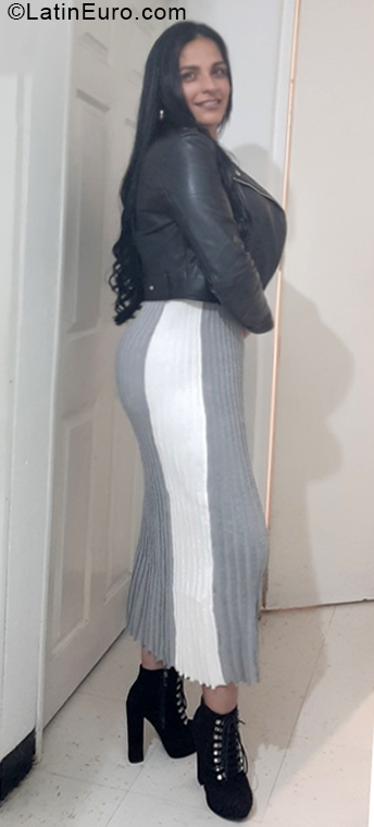 Date this athletic Colombia girl Milena from Bogota CO28414