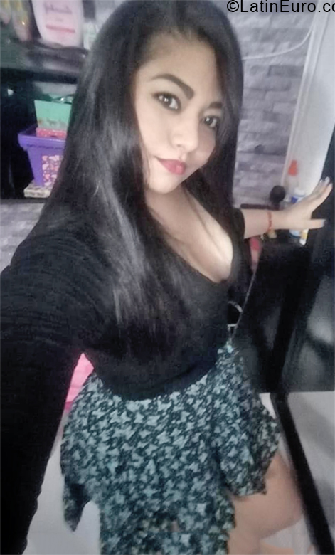 Date this fun Colombia girl Yulian from Barranquilla CO28428