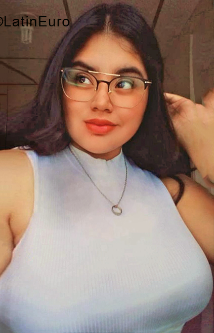 Date this pretty Guatemala girl Vivian from Guatemala City GT134