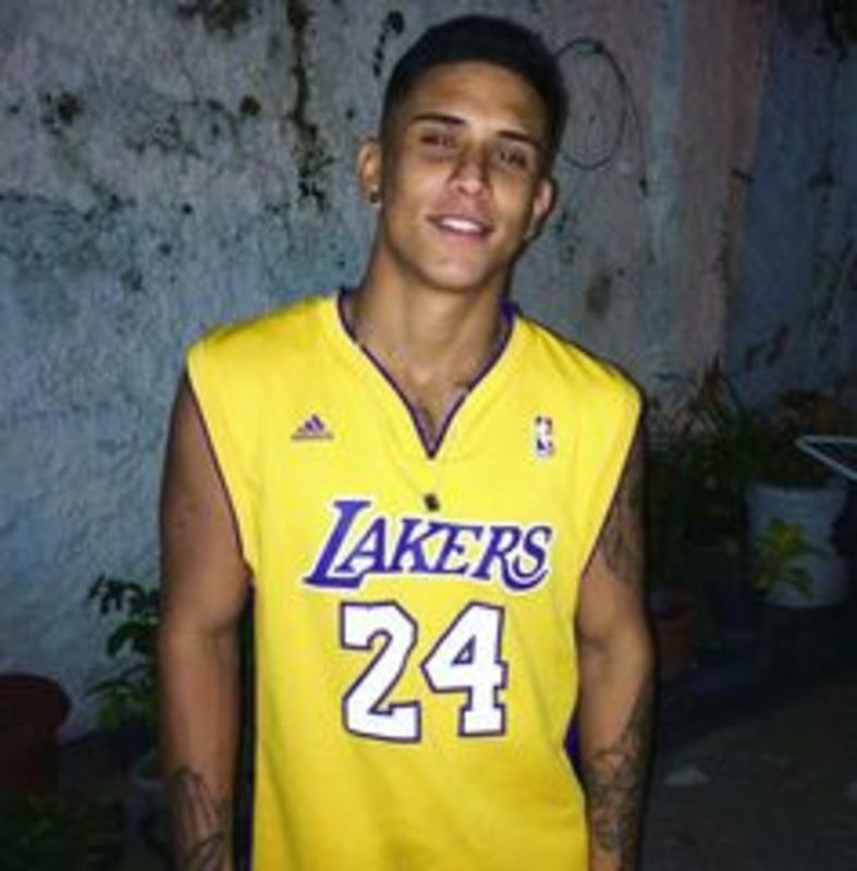 Date this georgeous United States man Cris from Santo Domingo US20947