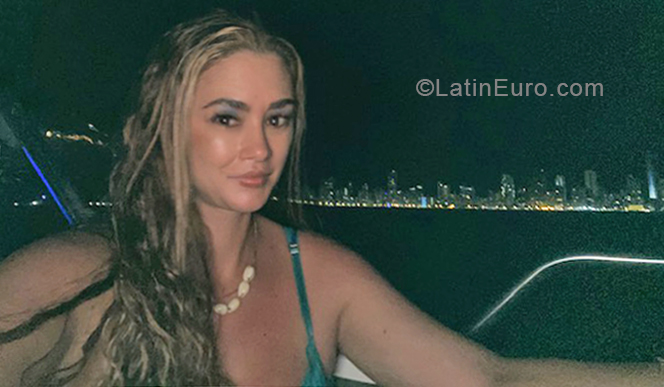 Date this sensual Colombia girl Mar from Medellin CO28550