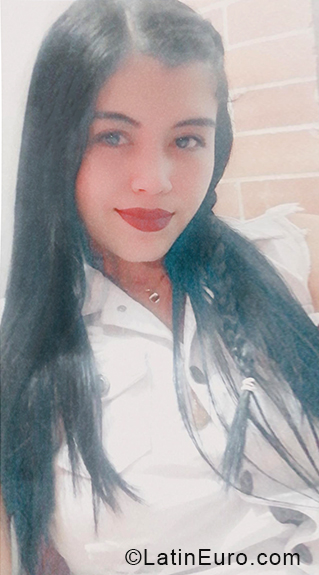 Date this georgeous Colombia girl Lorena from Bogota CO28565