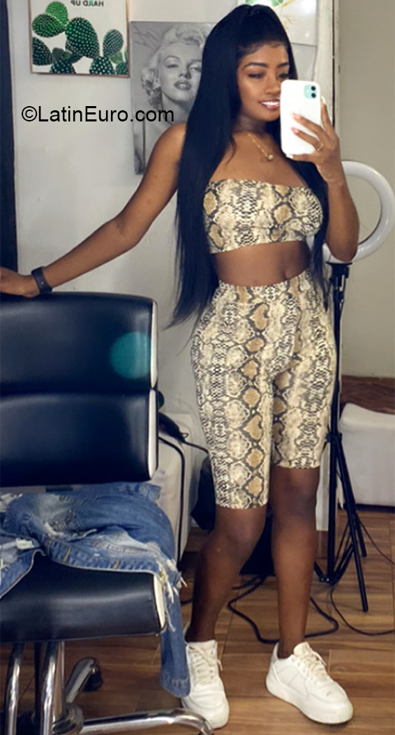 Date this beautiful Colombia girl Jensi from Cali CO28593