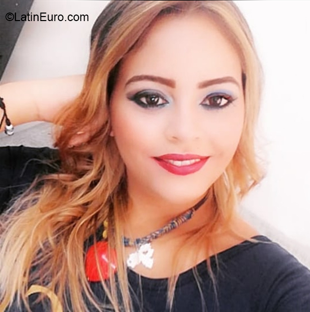 Date this attractive Venezuela girl Maria from Valencia VE3494