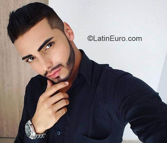 Date this happy Colombia man Julian from Pereira CO28605