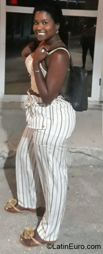 Date this funny Cuba girl Leila from Camaguey CU728