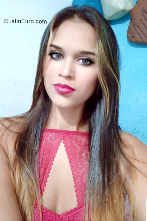 Date this cute Colombia girl Reina from Barranquilla CO28692