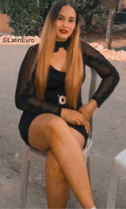 Date this foxy Dominican Republic girl Odalis from Santo Domingo DO38860
