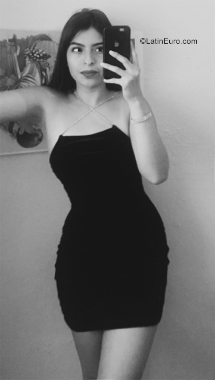 Date this fun Mexico girl Kristel from Polanco MX2113