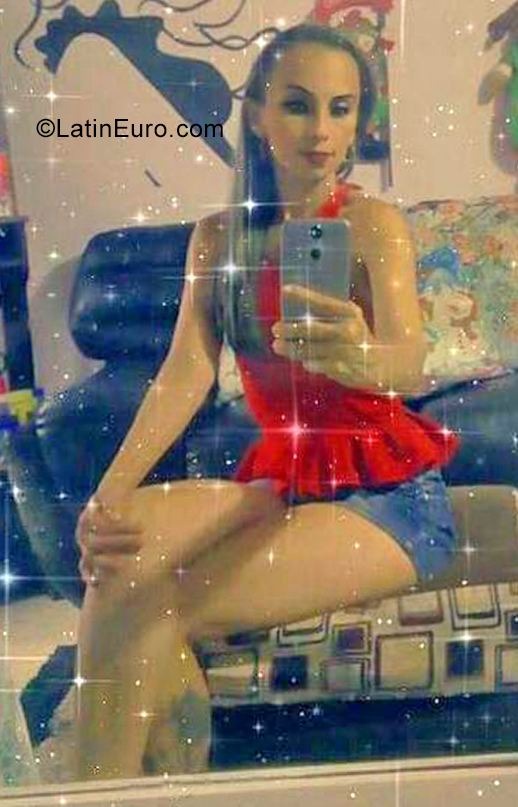 Date this good-looking Colombia girl Diomar Lida from Armenia CO28761