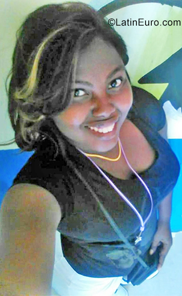 Date this sensual Dominican Republic girl Mari Elena from Santo Domingo DO38919