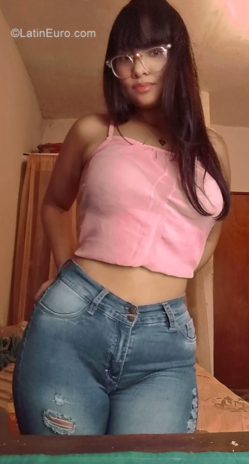 Date this hot Venezuela girl Gabriela from Barquisimeto VE3564