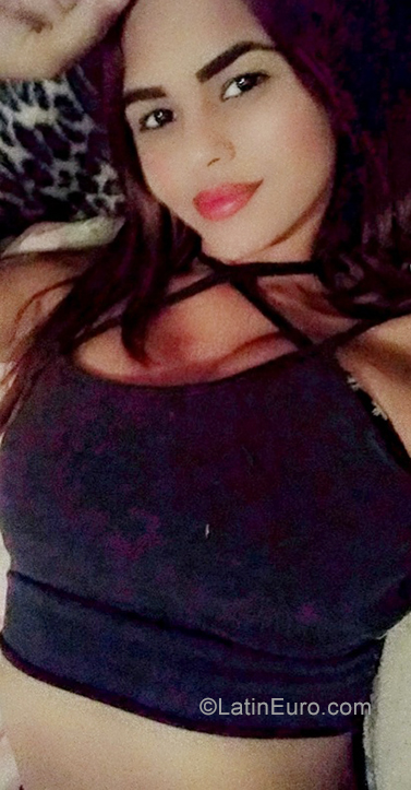 Date this delightful Venezuela girl Yuleiny from Maracaibo VE3568