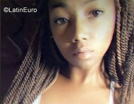 Date this nice looking Dominican Republic girl Karely from San Pedro de Macoris DO39041