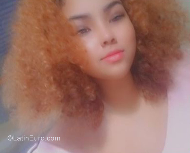 Date this georgeous Dominican Republic girl Yerelin from La Vega DO39082