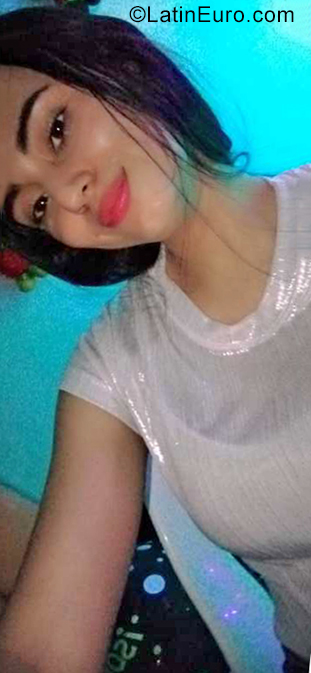 Date this lovely Colombia girl Katha from Bucaramanga CO29080
