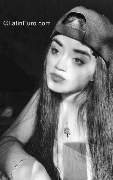 Date this georgeous Mexico girl Jennifer from Cozumel MX2204