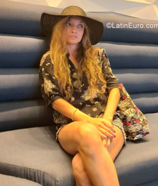 Date this passionate Brazil girl Milli from Rio De Janeiro BR11299